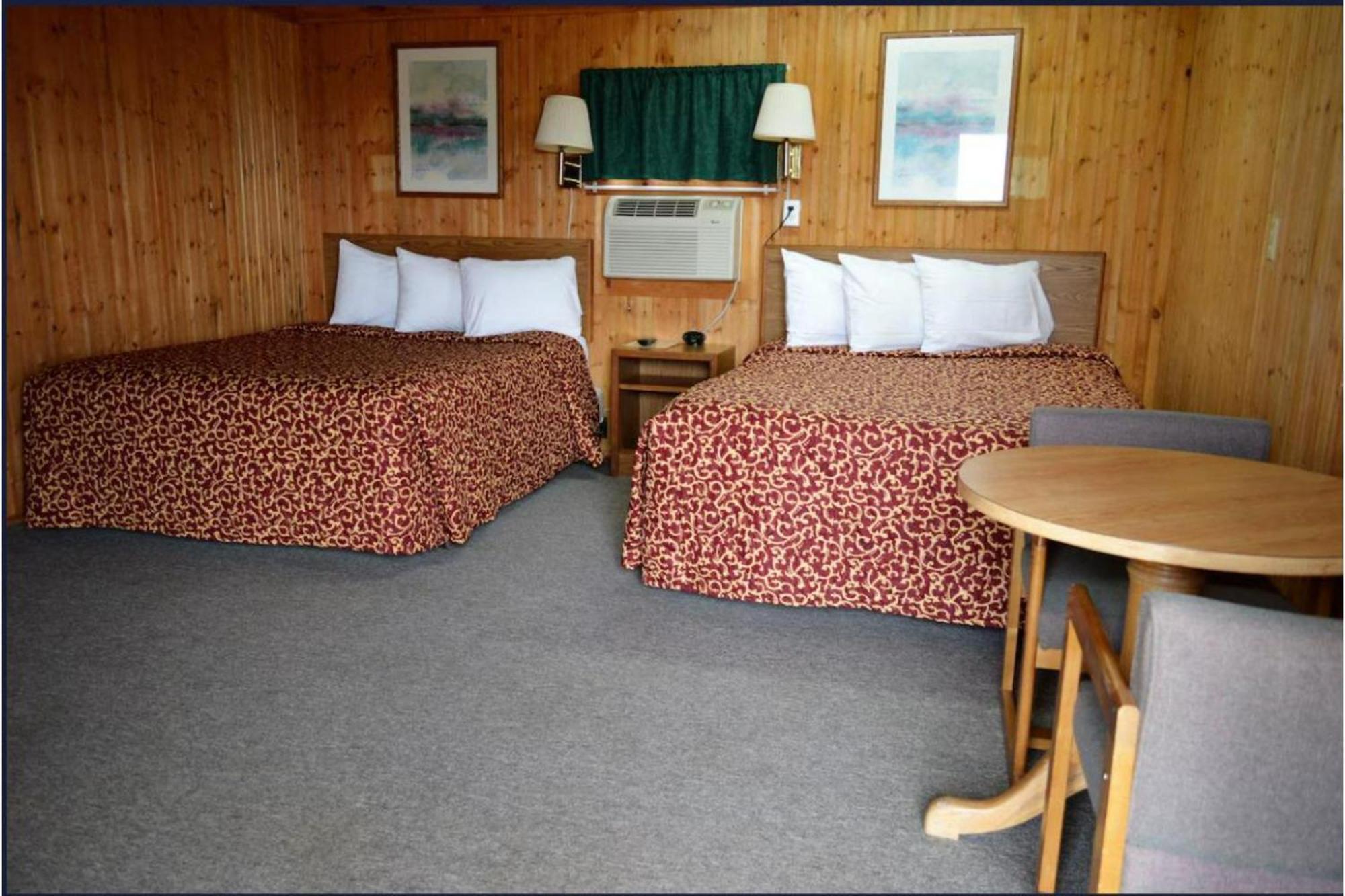 Green Acre Motel By Oyo Near Rush County Airport La Crosse Bagian luar foto